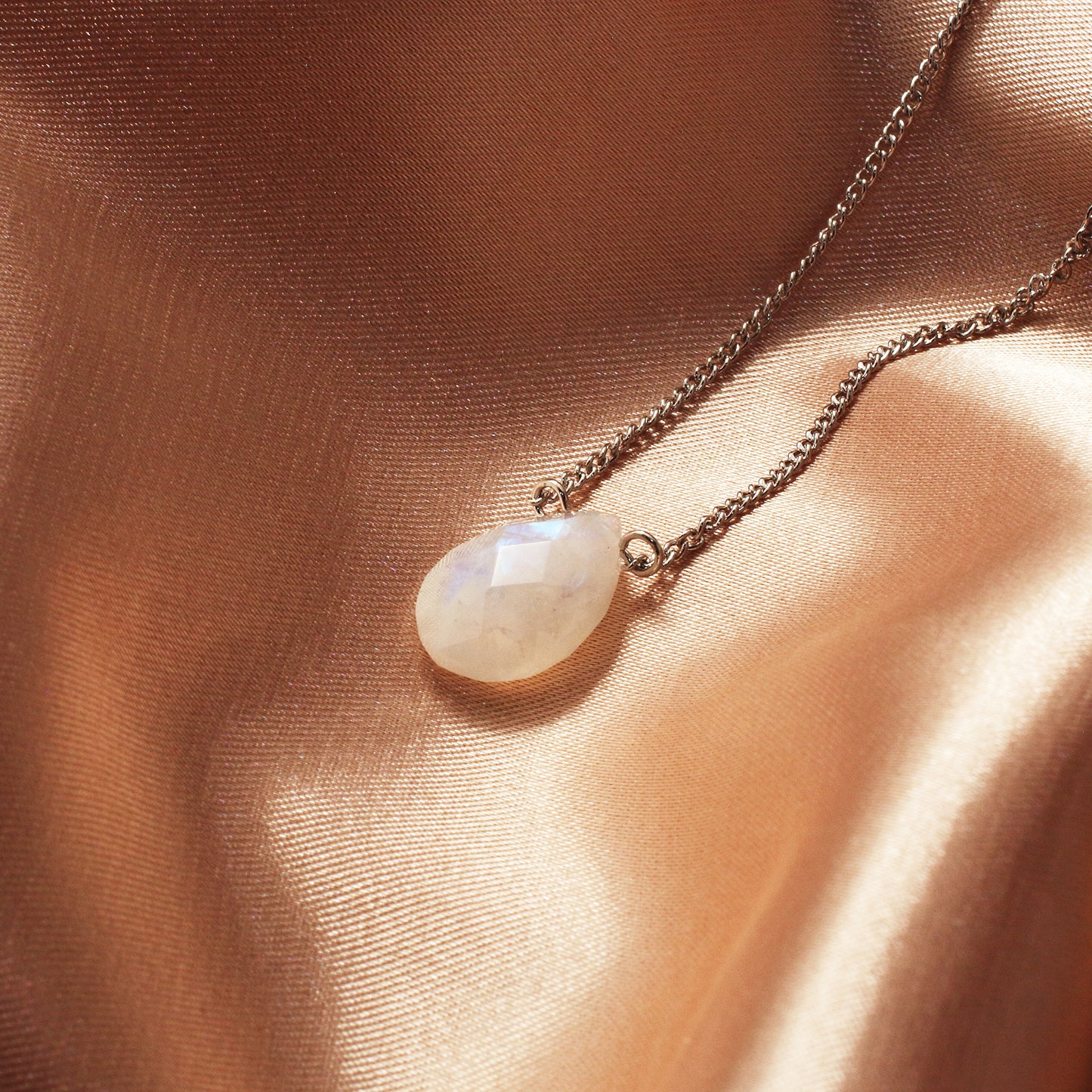 925 Sterling Silver Moonstone Gemstones Pendant Necklace - Chainstones