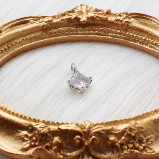 10 Meaningful Jewelry Gift Ideas for Her: How to Choose a Gift She'll Actually Wear - Chainstones