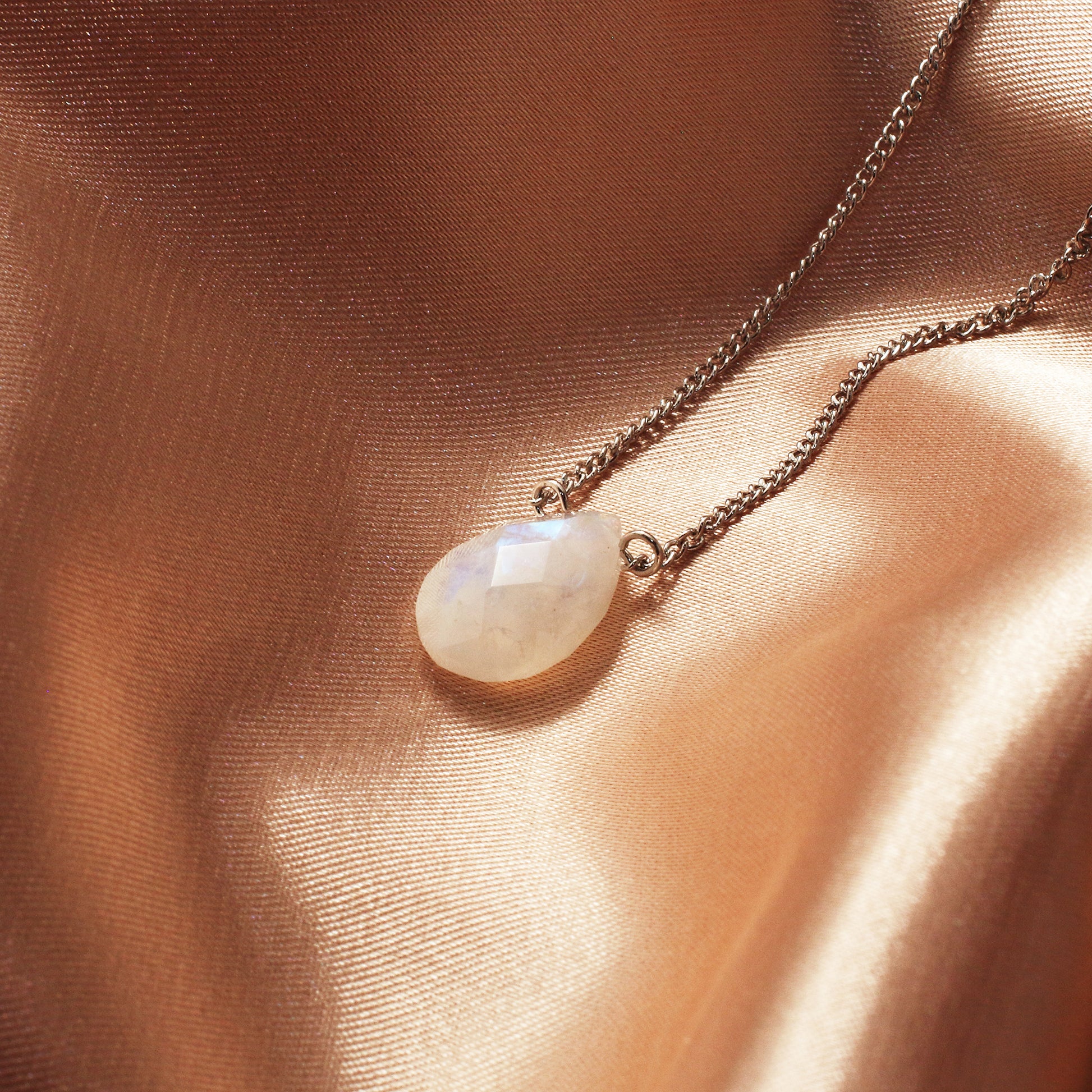 925 Sterling Silver Moonstone Gemstones Pendant Necklace - Chainstones