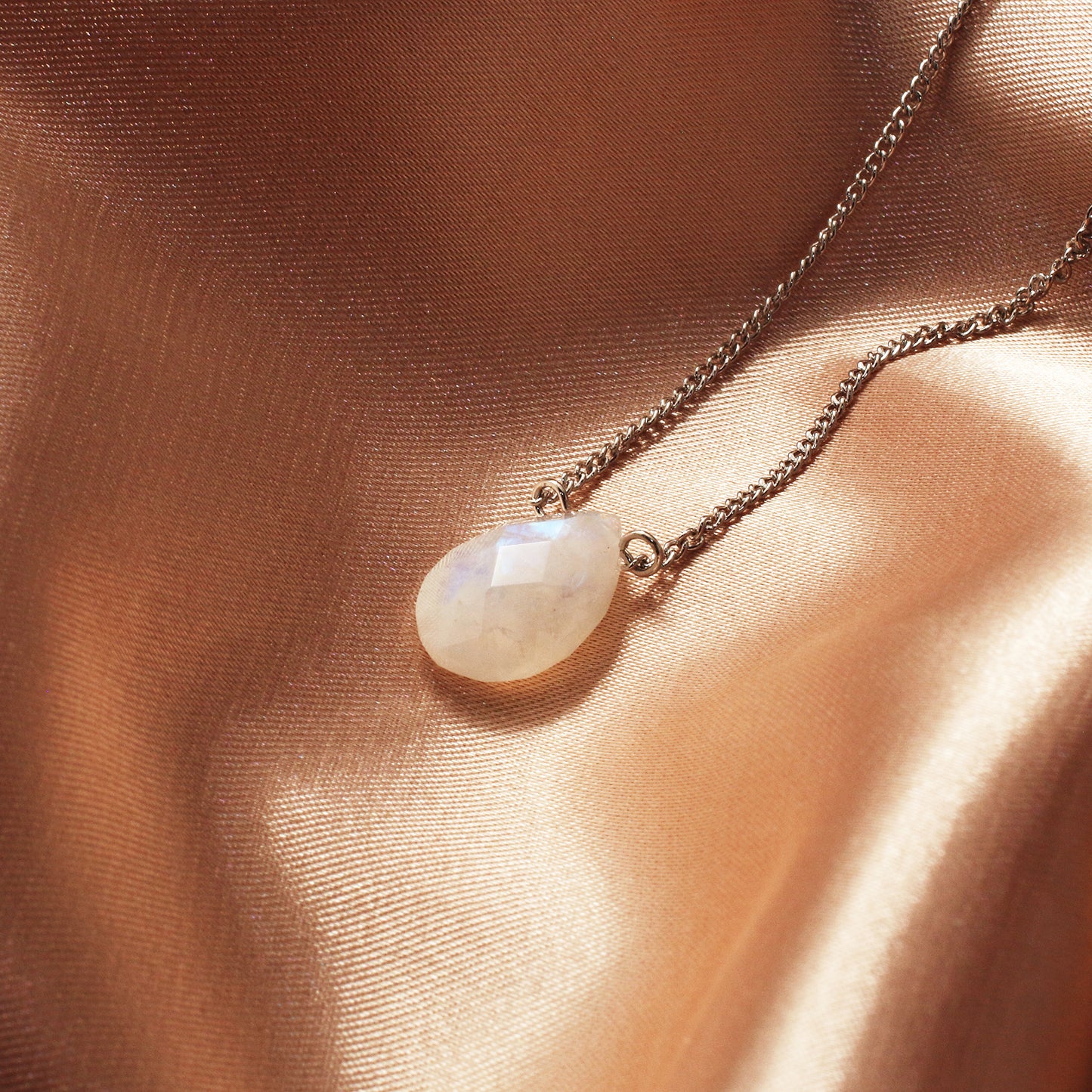 925 Sterling Silver Moonstone Gemstones Pendant Necklace