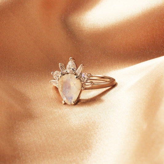 925 Sterling Silver Moonstone Ring - Chainstones
