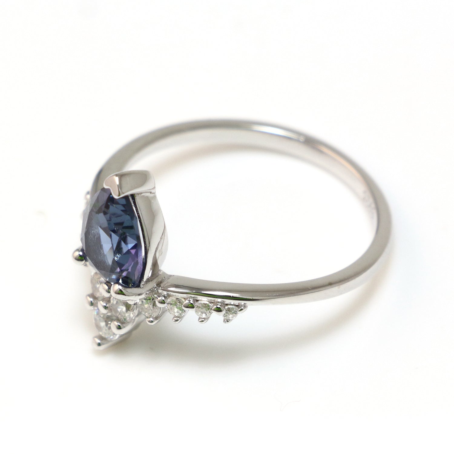 Zultanite 925 Sterling Silver Ring - Chainstones